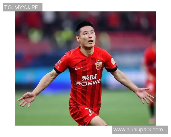 足球明星直言不讳怒怼冯潇霆引发球迷热议背后真相揭秘